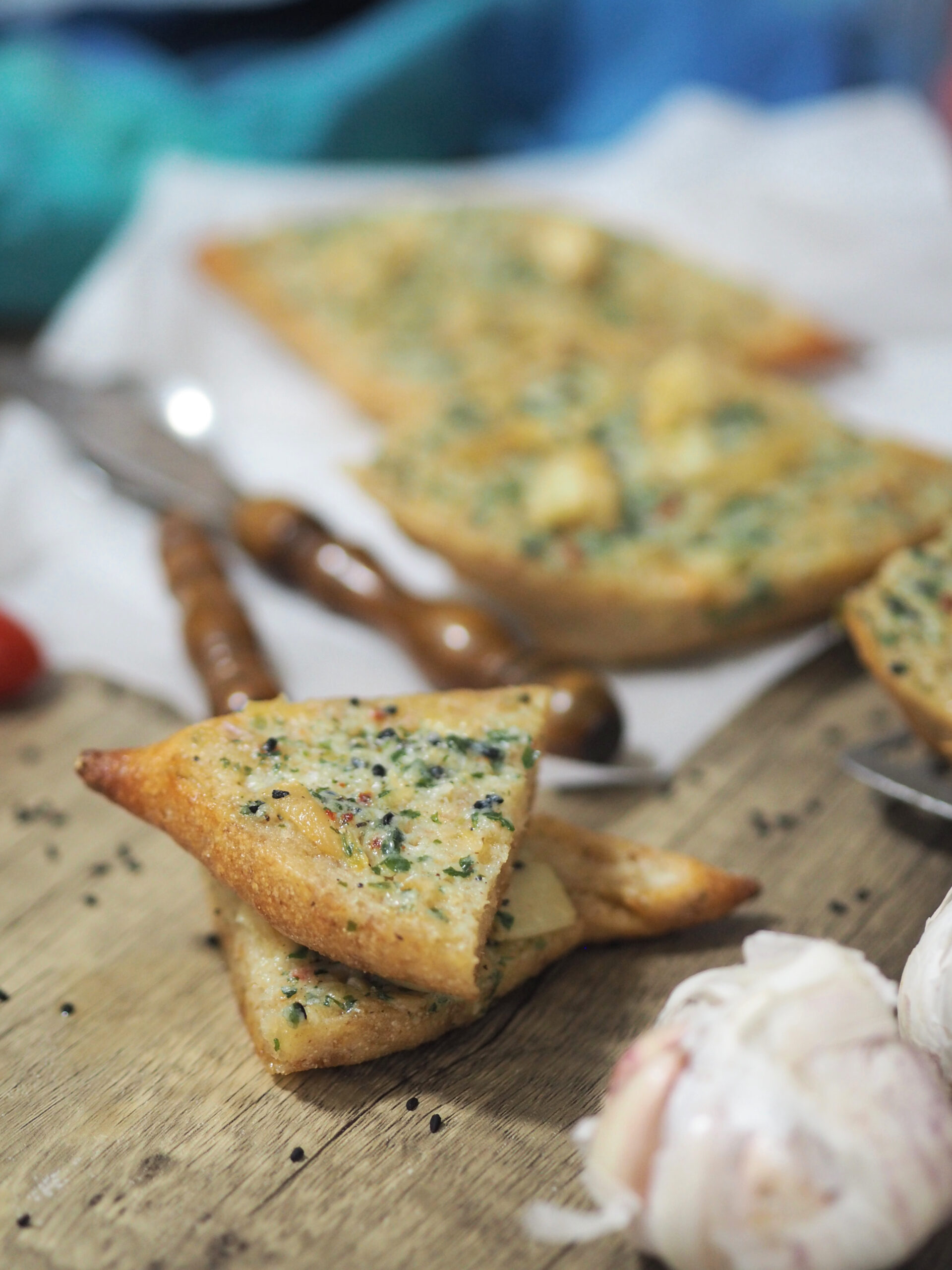Knoblauchbrot I für Knoblauchliebhaber I Snack - Nia Latea Knoblauchbrot I für Knoblauchliebhaber I Snack - Nia Latea